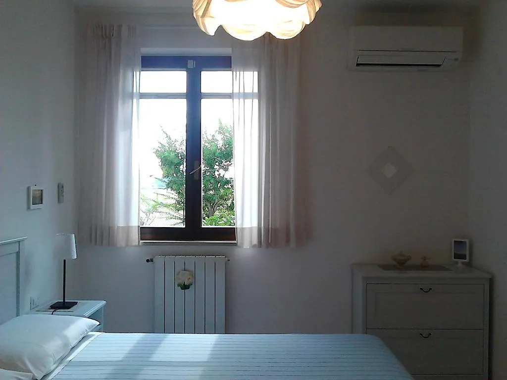Apartment Bed And Breakfast Catherina Ponsacco Italy