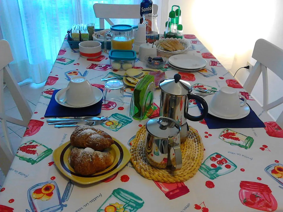 Bed And Breakfast Catherina Ponsacco Apartment