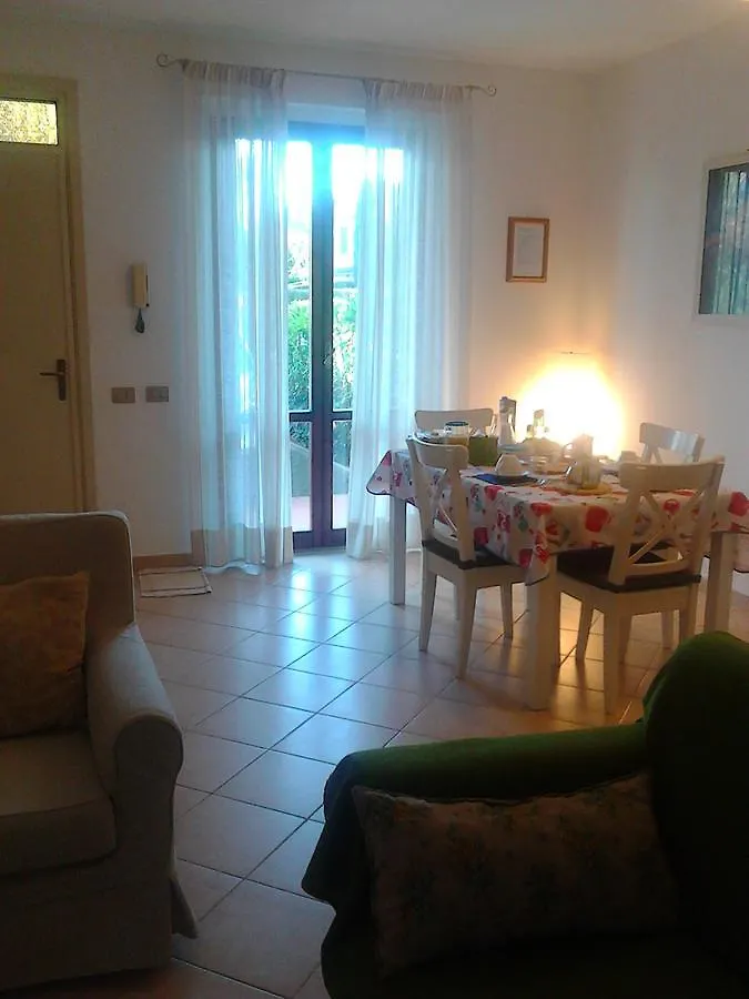 Bed And Breakfast Catherina Ponsacco Apartment
