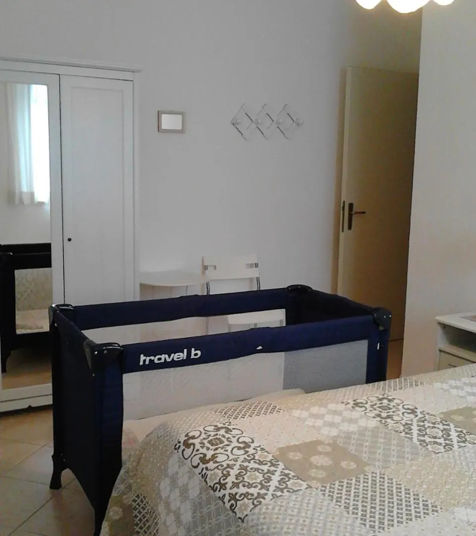 Bed And Breakfast Catherina Ponsacco Apartment